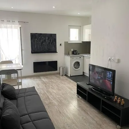 Arcole 6 Jolie T2 Centre Garage-wifi -tv Connectee-clim Appartamento