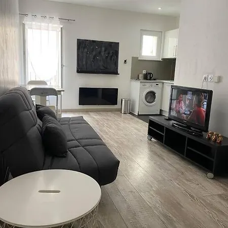 Arcole 6 Jolie T2 Centre Garage-wifi -tv Connectee-clim * Béziers
